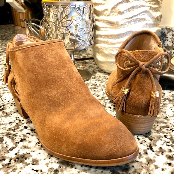 Brown suede Michael Kors booties with tassel - Picture 2 of 9